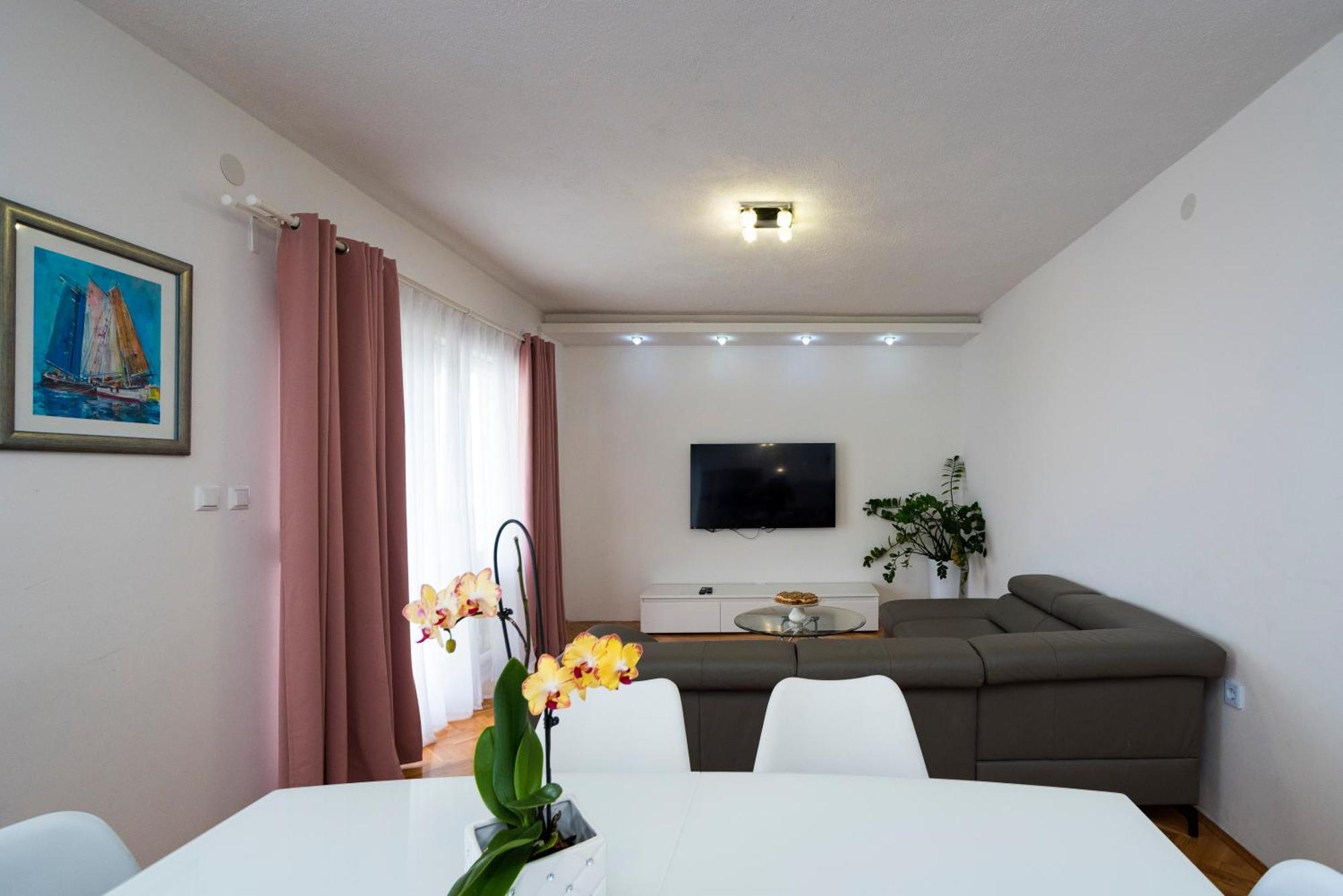 M&M Pelivan Apartment Kastela Dış mekan fotoğraf