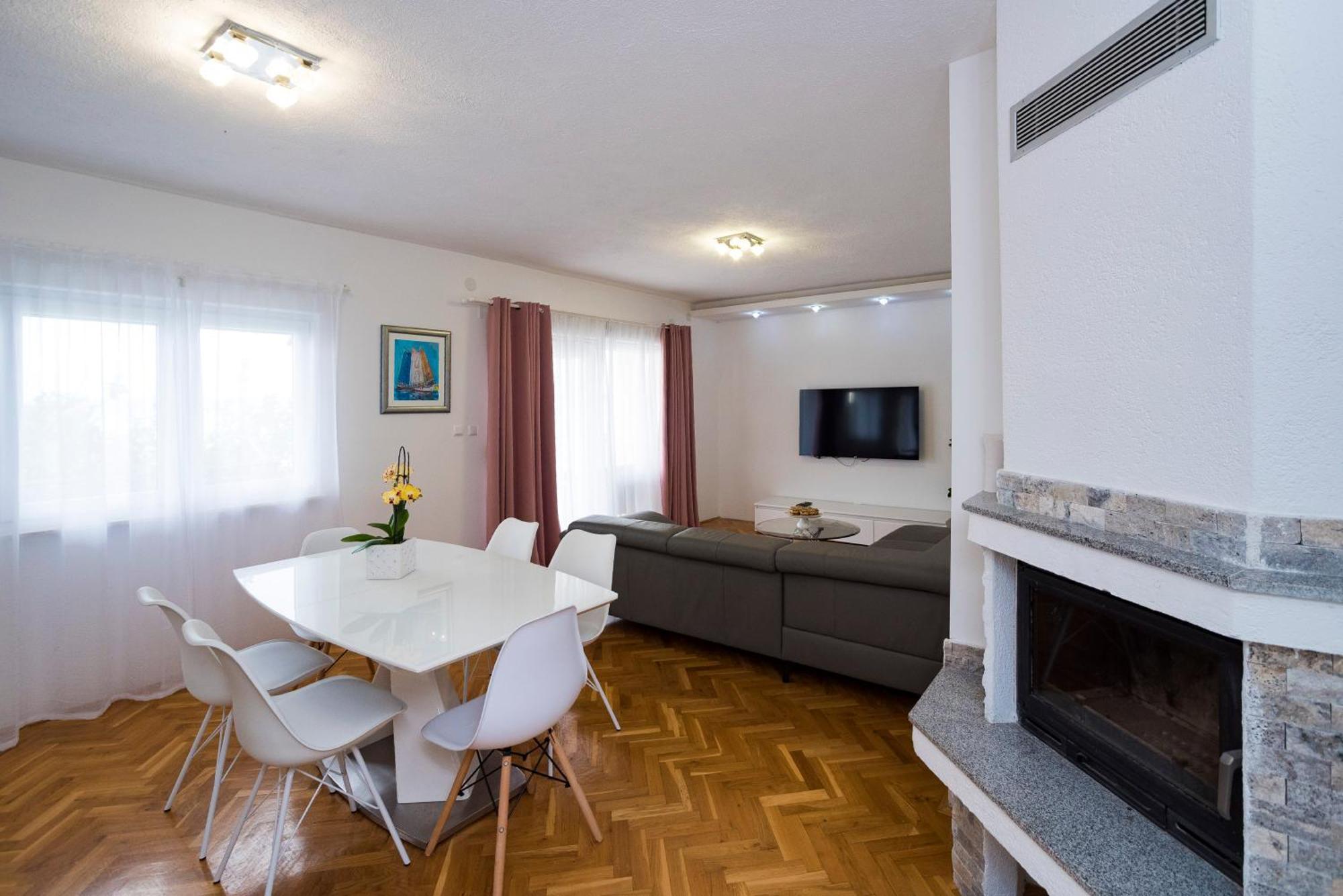 M&M Pelivan Apartment Kastela Dış mekan fotoğraf