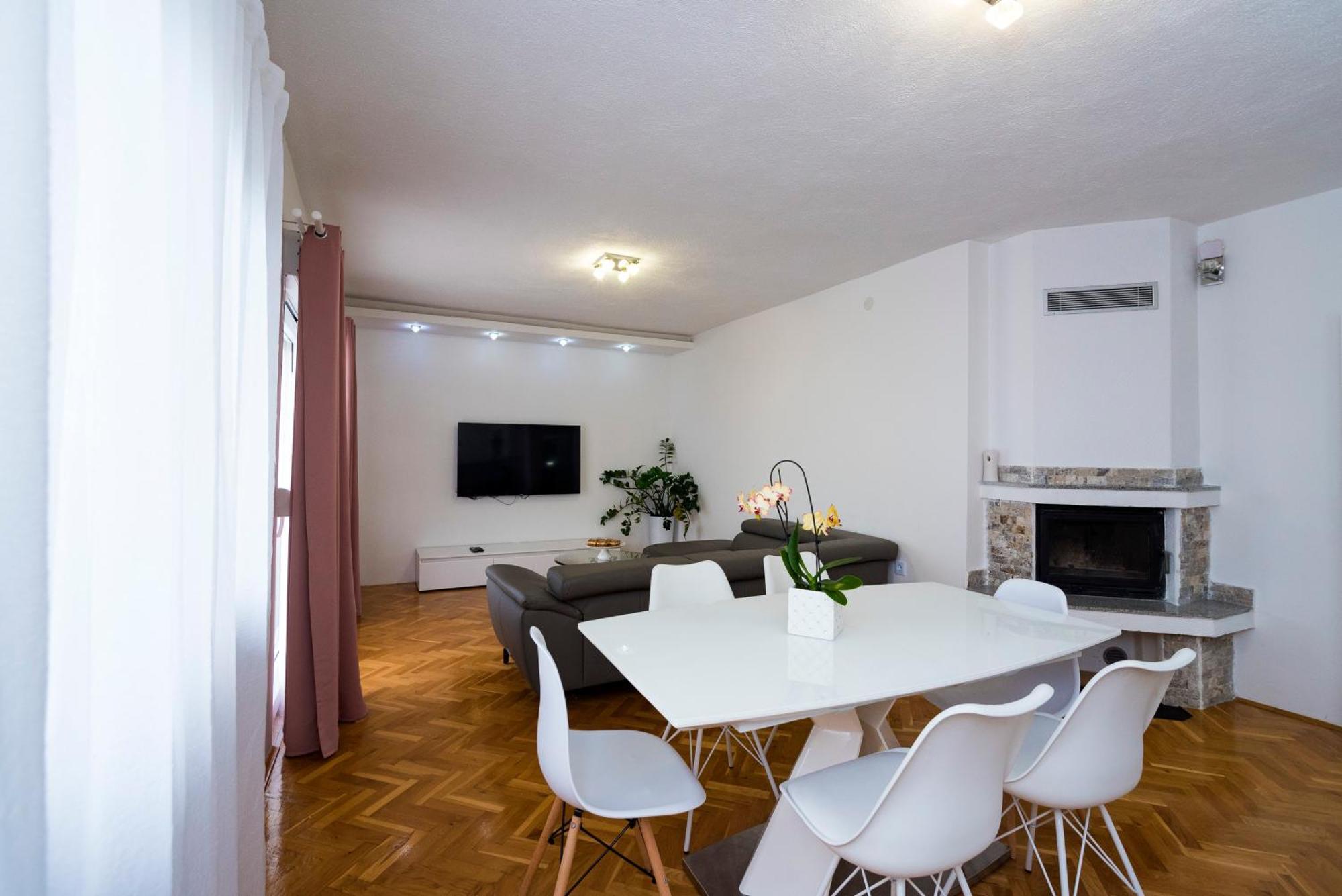 M&M Pelivan Apartment Kastela Dış mekan fotoğraf