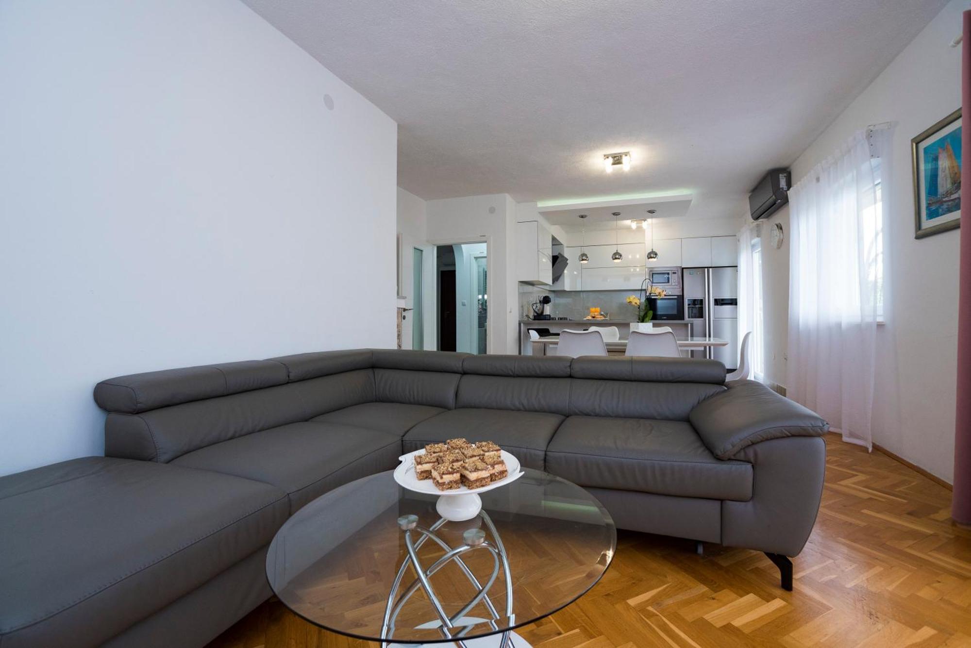 M&M Pelivan Apartment Kastela Dış mekan fotoğraf